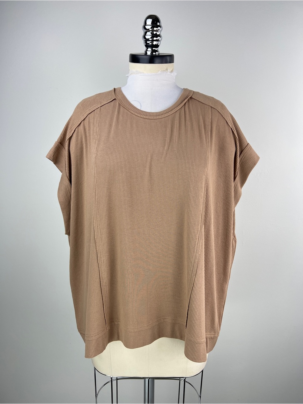 💚 3920. Oversized Ribbed Short-Sleeve Top - Tan
